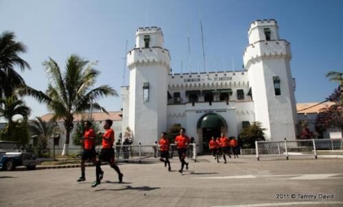 L'équipe de foot de la prison de Muntinlupa
