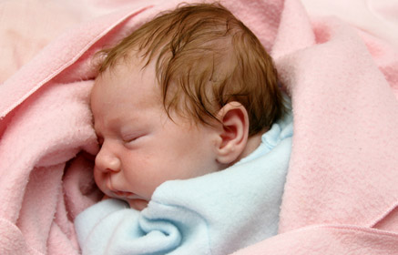 Comme un petit enfant : bébé endormi
