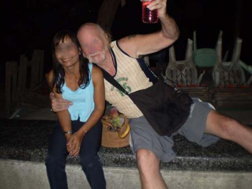 Thaïlandaise de 60 ans avec un client régulier